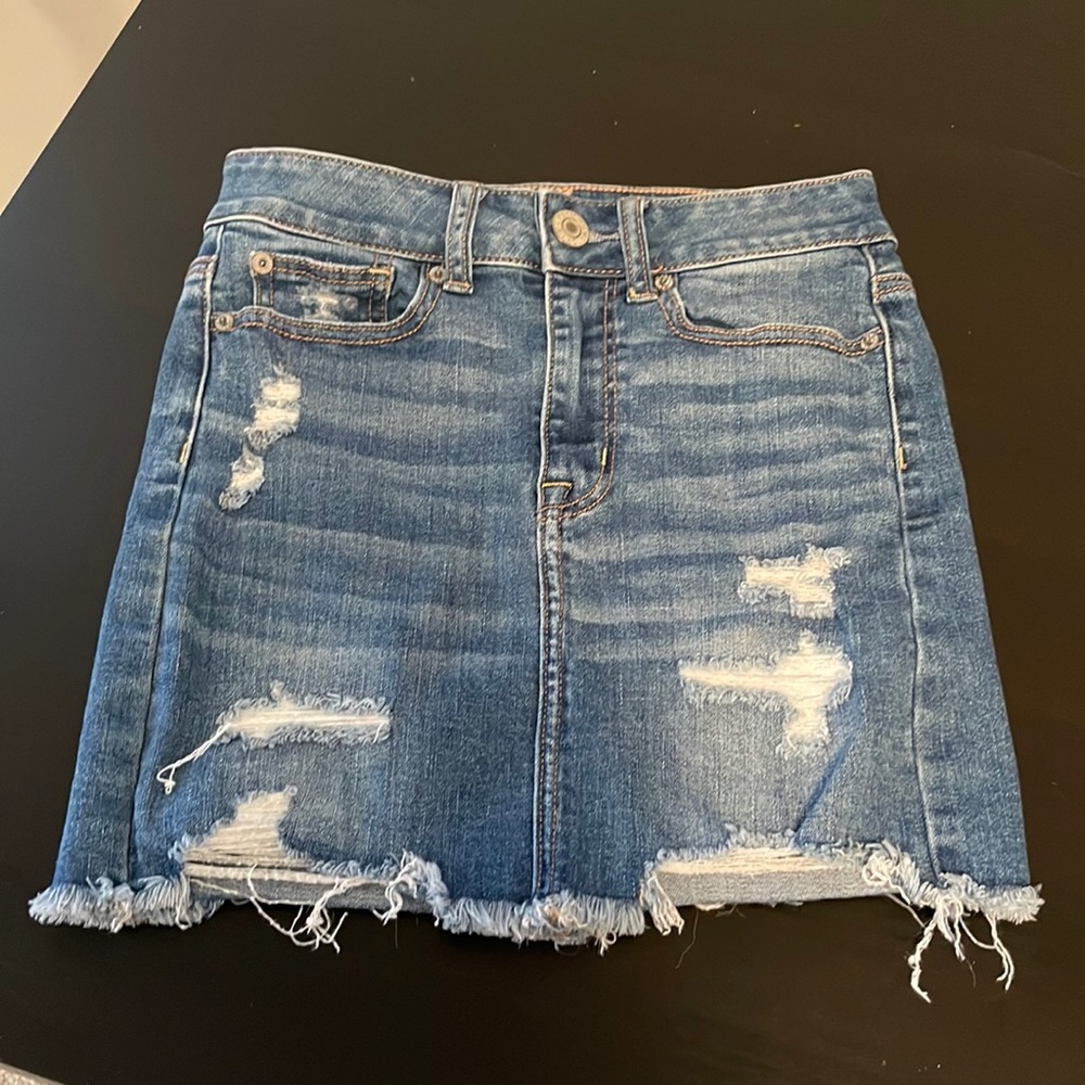 American eagle brand.    Denim skirt.  Size 00